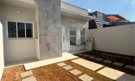 Casa com 3 quartos à venda em Jardim Marambaia - SP