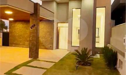 Casa com 3 quartos à venda em Residencial Vila Victoria - SP