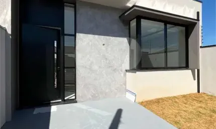 Casa térrea com 3 quartos à venda em Jardim Marambaia - SP