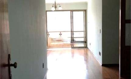 Apartamento com 3 quartos à venda em Vila Vianelo - SP
