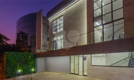 Prédio inteiro à venda ou para locação em Chácara Urbana - SP