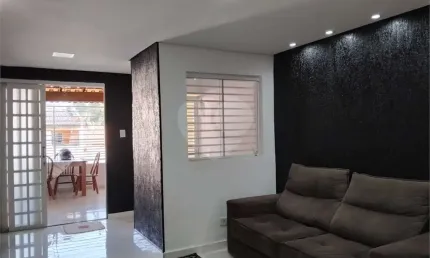 Sobrado com 6 quartos à venda em Parque Das Hortênsias - SP