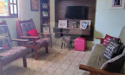 Casa térrea com 3 quartos à venda em Jardim Buriti - SP