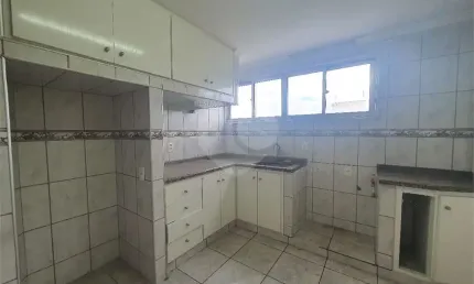 Apartamento com 3 quartos para locação em Centro - SP