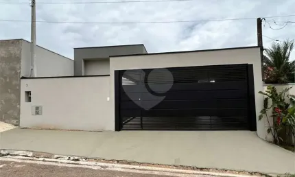 Casa térrea com 3 quartos à venda em Desmembramento Santo Antônio - SP
