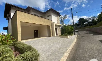 Casa com 4 dormitórios à venda, 273 m² por R$ 1.550.000,00 - Bom Retiro - Joinville/SC