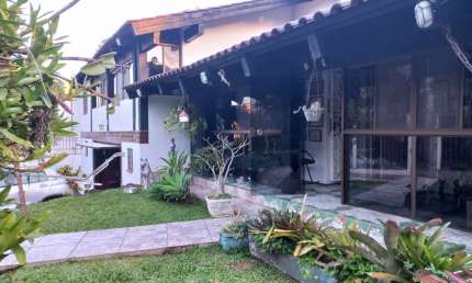 Casa com 3 quartos à venda na Rua Conselheiro Xavier da Costa, Ipanema, Porto Alegre
