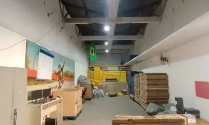 Loja com galpão e estacionamento no barreto niteroi 806m²