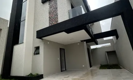 Triplex alto padrão – 3 quartos, 1 suíte com sacada – terraço e sala ampla
