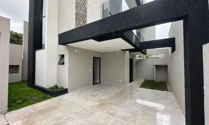 Triplex Alto Padrão – 3 Quartos, 1 Suíte com Sacada – Terraço e Sala Ampla