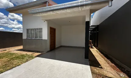 Casa térrea com lindo acabamentos e espaço de garagem amplo