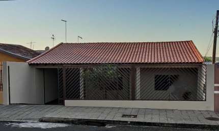 Casa com 3 quartos à venda na Rua Geraldo Gonçalves da Costa, Parigot de Souza 2, Londrina por R$ 420.000
