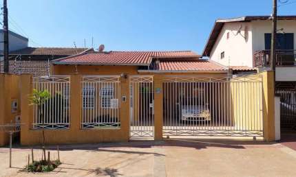Casa com 4 quartos à venda na Rua Professora Delvina Borges, Universitário, Londrina por R$ 1.050.000