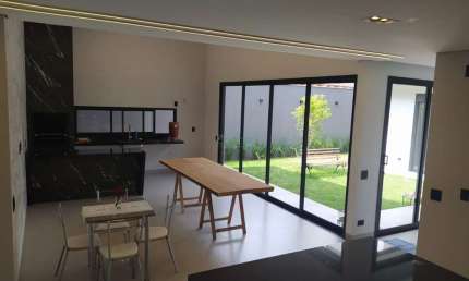 Casa com 3 quartos à venda na Rua Adriano Marino Gomes, Monte Belo, Londrina por R$ 1.120.000