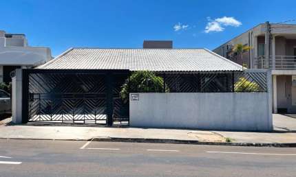 Casa com 3 quartos à venda na Rua Senador Souza Naves, Lago Parque, Londrina por R$ 2.000.000