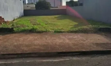 Terreno à venda na Rua Crocefisso Pisconti, Parque Residencial Alcântara, Londrina por R$ 680.000