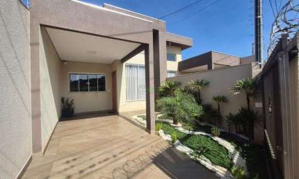 Casa com 3 quartos à venda na Rua Professora Célia Gonçalves Dias, Jardim Pacaembu, Londrina por R$ 410.000