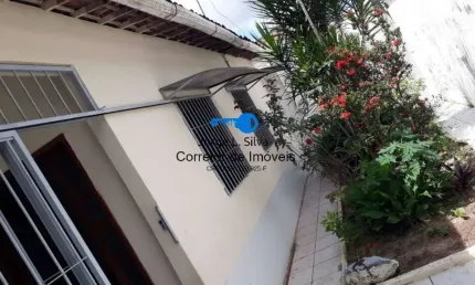 Casa térrea de 240m2 A/T  100m2 de A/C  3 Dormitórios 2 Suíte  2 banheiros