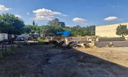 Terreno com 8.100m2 e 500m2 de escritórios Fazendinha Santana de Parna !