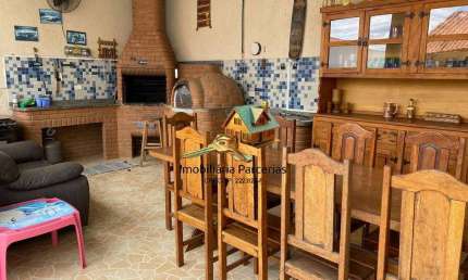 Casa com 3 Dormitórios 1 Suite , espaço Gourmet e garagem coberta 4 carros!