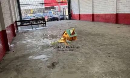 Galpão com 680m2 Construído e 350m2 de Terreno 15 vagas de estacionamento!