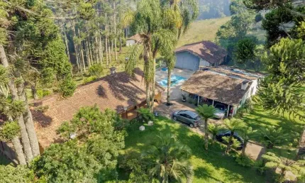 Chácara com 5 dormitórios à venda, 129 m² por R$ 1.250.000,00 - Borda Do Campo - São José dos Pinhais/PR