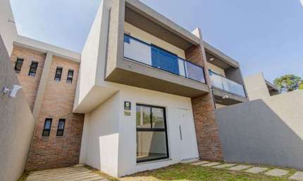 Sobrado com 3 dormitórios à venda, 113 m² por R$ 650.000,00 - Uberaba - Curitiba/PR
