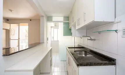 Apartamento com 3 dormitórios para alugar, 64 m² por R$ 3.030,00/mês - Portão - Curitiba/PR Carol