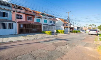 Sobrado com 3 dormitórios à venda, 124 m² por R$ 579.000,00 - Novo Mundo - Curitiba/PR