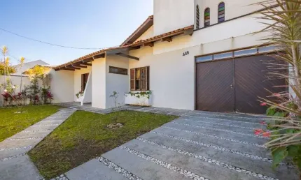 Sobrado com 3 dormitórios à venda, 220 m² por R$ 1.149.000,00 - Uberaba - Curitiba/PR