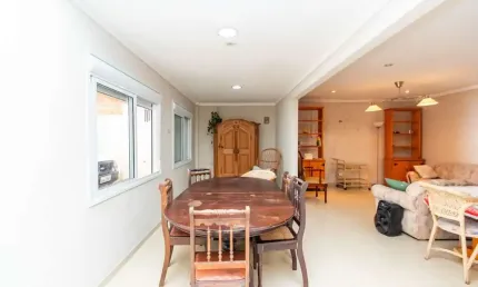 Casa  Térrea Amplíssima com Piscina e Terreno de 660m² à venda no Boa Vista