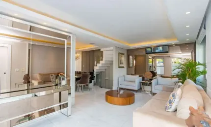 TRIPLEX MOBILIADO COM PISCINA AQUECIDA E LAREIRA À VENDA NO BARREIRINHA