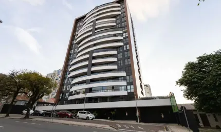 Apartamento com 3 dormitórios à venda com 110,00m² no Bacacheri