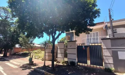 Sobrado com 3 dormitórios à venda no Centro APUCARANA