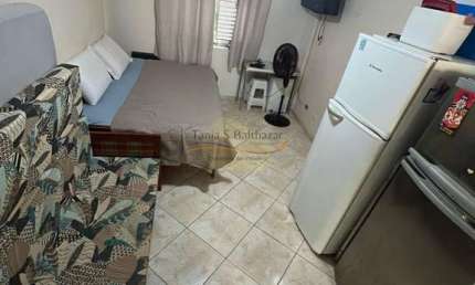 Kitnet bem conservado, no Bairro Ponta da Praia, em Santos.