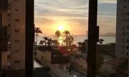 Apartamento de 03 Dormitórios, sendo 01 Suíte  no Bairro Ponta da Praia em Santos/SP.