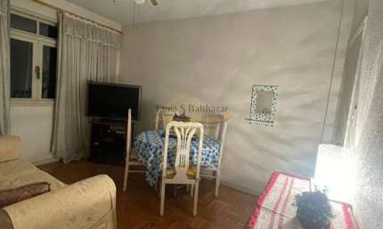 Locação - Ótimo Apartamento, bem conservado, no Bairro Poméia, em Santos.