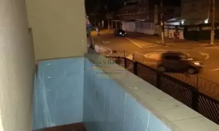 Apartamento de Frente, Primeiro andar, a venda no Bairro Embaré, em Santos.