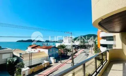 Apartamento com 03 dormitórios, garagem coberta, Wi-Fi e vista para o mar
