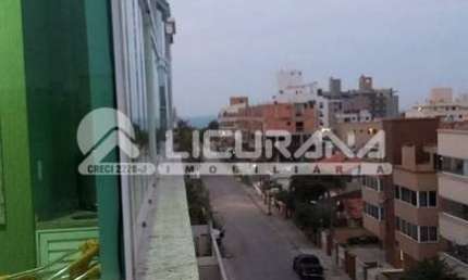 Cobertura mobiliada com 03 quartos sendo 01 suíte com garagem na praia de Bombas