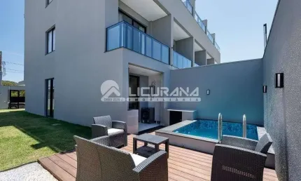 Casa / sobrado totalmente mobiliado tríplex com piscina e jacuzzi privativas na praia de Canto Grande - Bombinhas