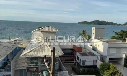 Apartamento com 03 dormitórios, com vista do mar na avenida principal do centro de bombinhas/sc