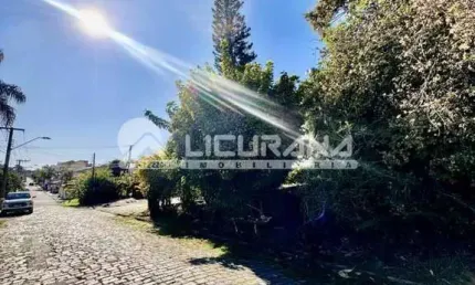 Terreno a venda na praia do centro de bombinhas com potencial construtivo para residencial/pousada ou tão somente para uma excelente moradia.