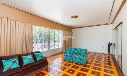 Casa comercial à venda na Avenida Cristóvão Colombo, 3671, Floresta, Porto Alegre, 492 m2 por R$ 1.499.000
