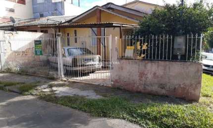 Casa com 3 quartos à venda na Rua Derik Oscar Ely, 74, Costa e Silva, Porto Alegre, 120 m2 por R$ 201.400