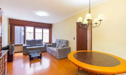 Apartamento com 3 quartos à venda na Rua Marquês do Pombal, 1462, Moinhos de Vento, Porto Alegre, 104 m2 por R$ 475.000