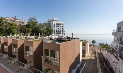Casa em condomínio fechado com 3 quartos à venda na Avenida Padre Cacique, 1860, Praia de Belas, Porto Alegre, 241 m2 por R$ 1.850.000