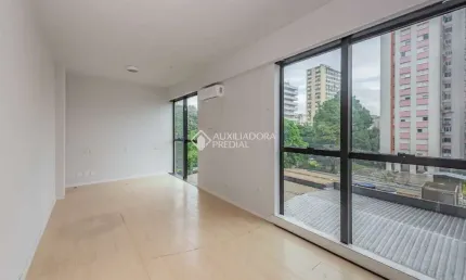 Sala comercial à venda na rua vinte e quatro de outubro, 1100, moinhos de vento, porto alegre, 21 m2 por r$ 175.000