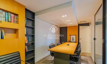 Sala comercial à venda na Rua Washington Luiz, 1010, Centro Histórico, Porto Alegre, 74 m2 por R$ 745.000