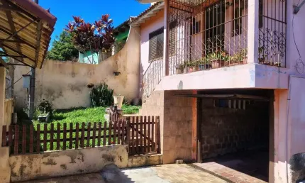 Casa com 3 quartos à venda na Rua Figueira, 302, Lomba do Pinheiro, Porto Alegre, 126 m2 por R$ 300.000